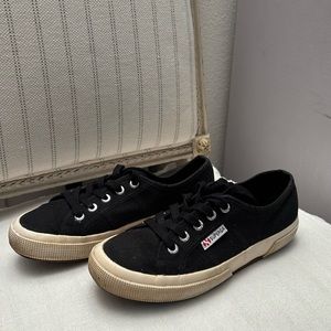 Black Superga